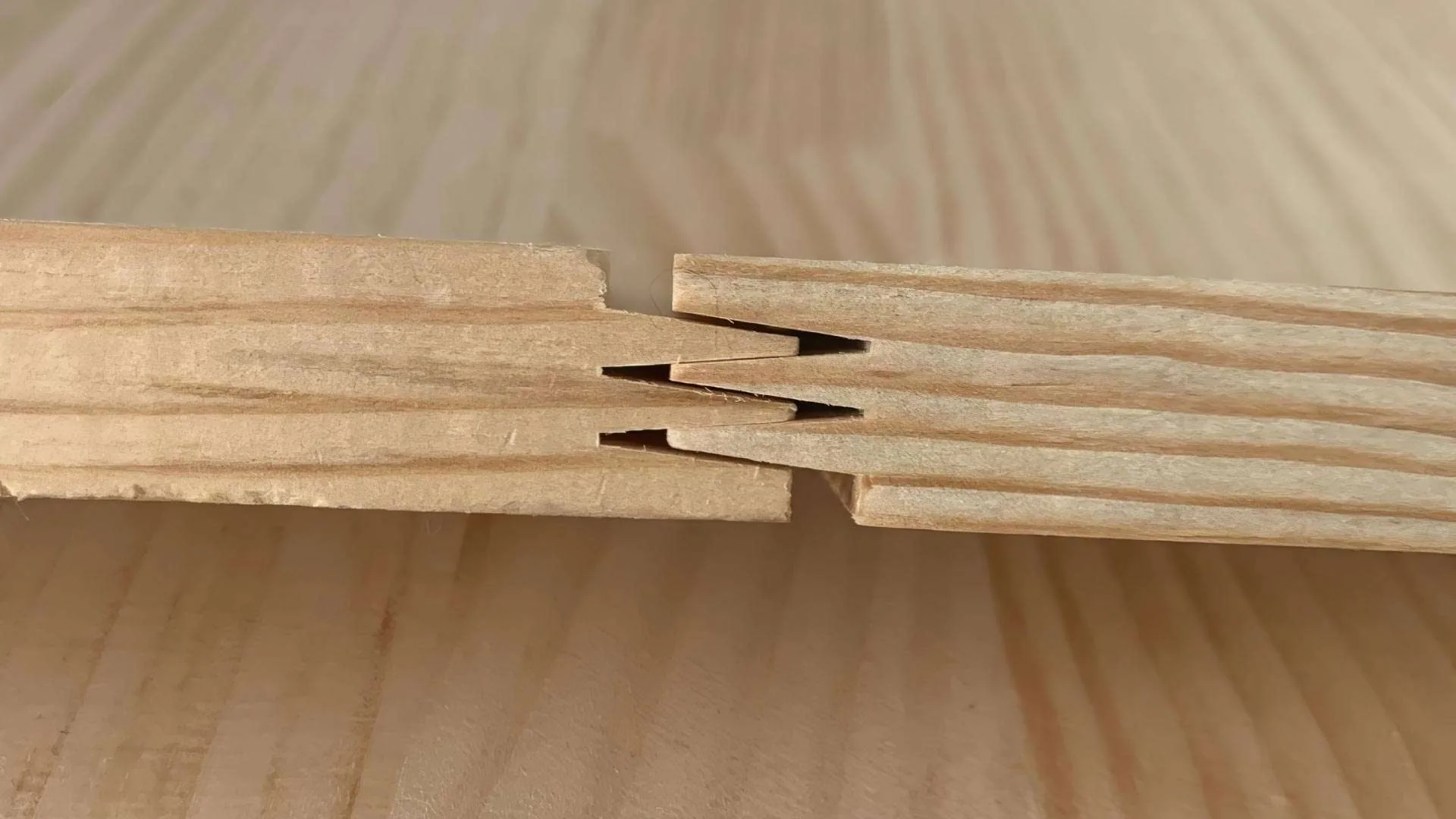 Gỗ Ghép Thanh: Bí Mật Ẩn Sau Sự Chắc Chắn Của Mối Ghép Finger Joint - vật liệu Gỗ An Cường