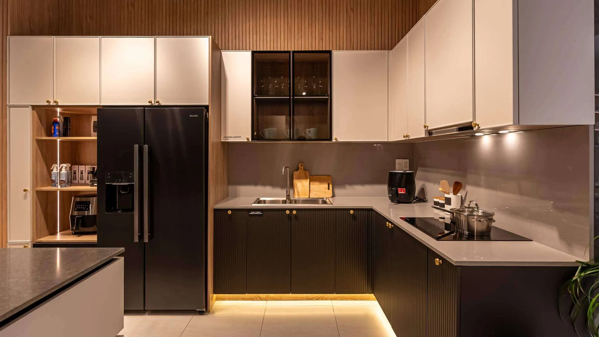 Mẫu Tủ Bếp Laminate: Giải Pháp Vàng Chống Xước, Siêu Bền Bỉ Cho Không Gian Bếp Hiện Đại - vật liệu Gỗ An Cường
