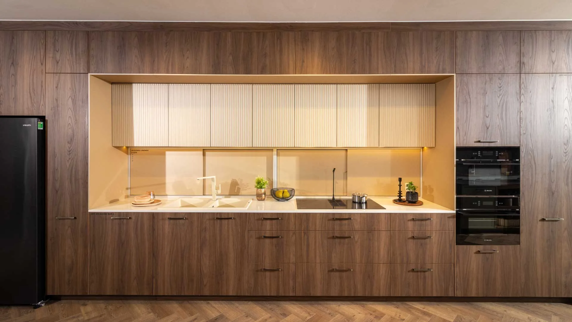 Mẫu Tủ Bếp Melamine Bền Đẹp, Sang Trọng, Tối Ưu Chi Phí Cho Gia Đình - vật liệu Gỗ An Cường