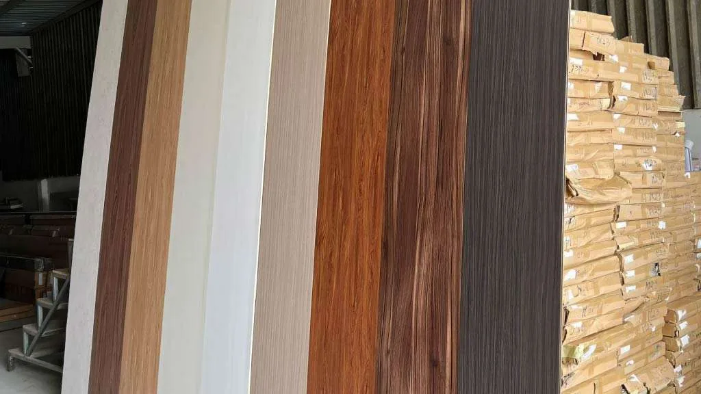 Tấm Ốp Trần: Giải Pháp Thẩm Mỹ Và Những Yêu Cầu An Toàn Kỹ Thuật Sống Còn - vật liệu Gỗ An Cường
