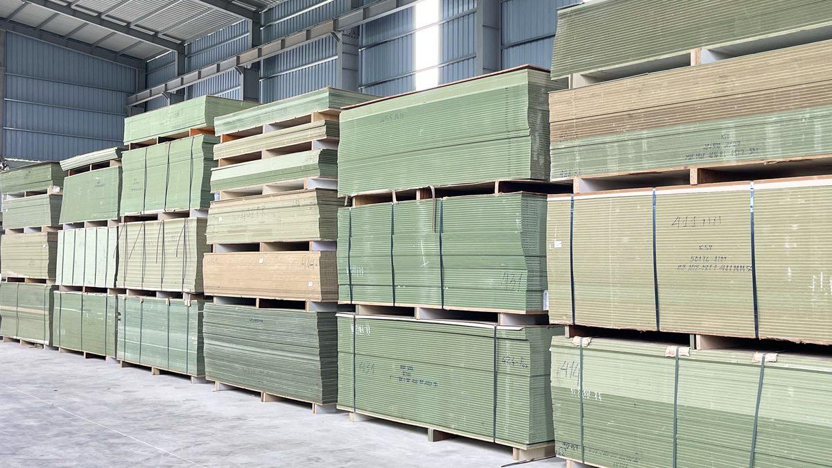 Kho bãi sắp xếp gỗ công nghiệp tiêu chuẩn
