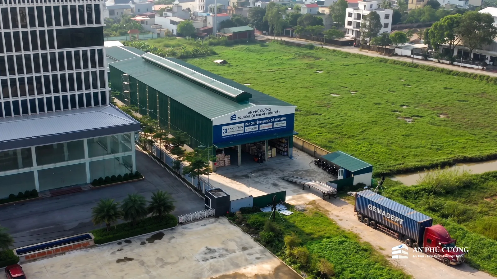 Vị trí Tổng kho thuận lợi